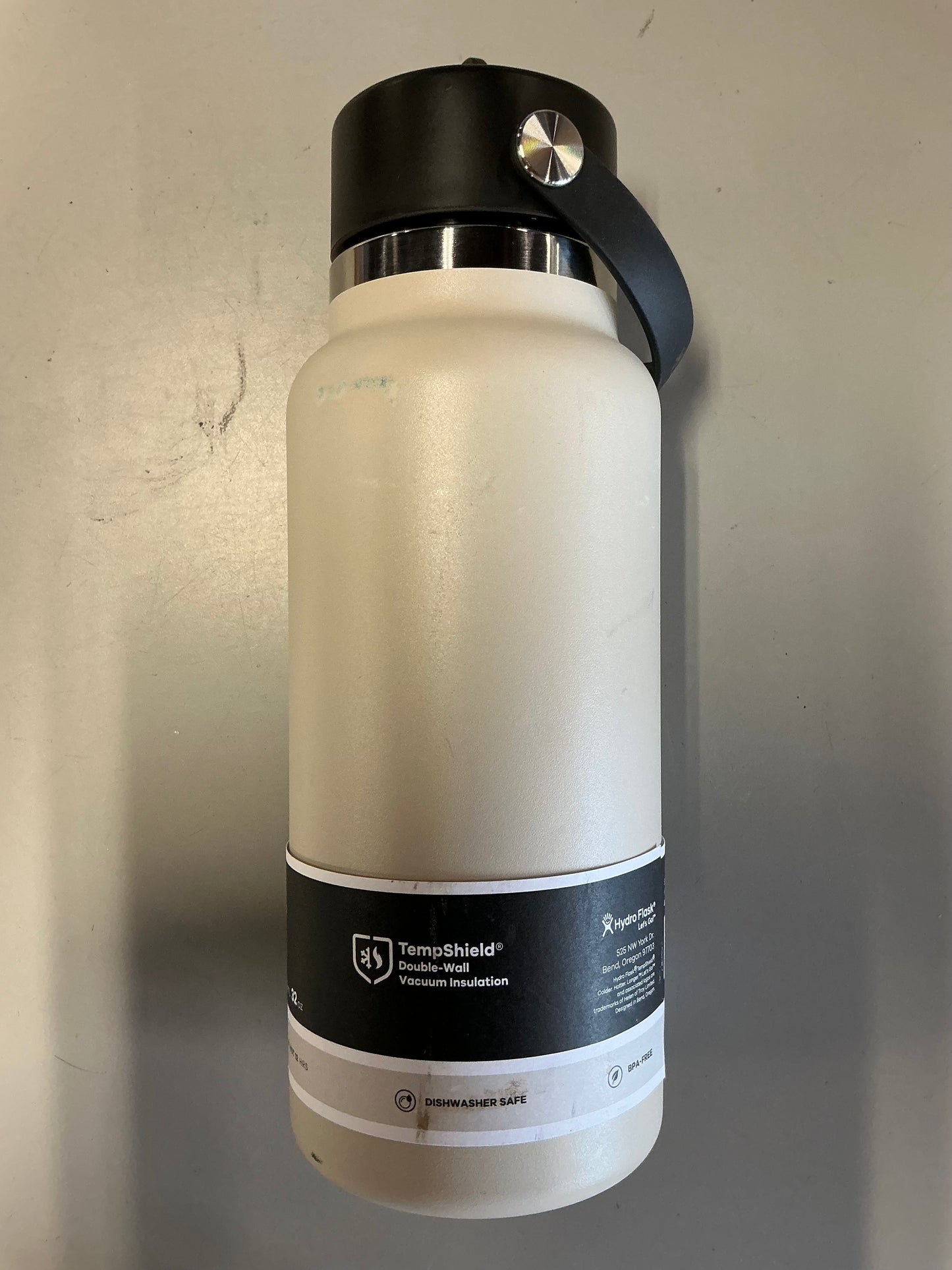 Hydro Flask - 32 oz Wide Mouth Water Bottle with Flex Straw Cap - Minor Cosmetic Damage - May Be Missing Packaging (see pictures)