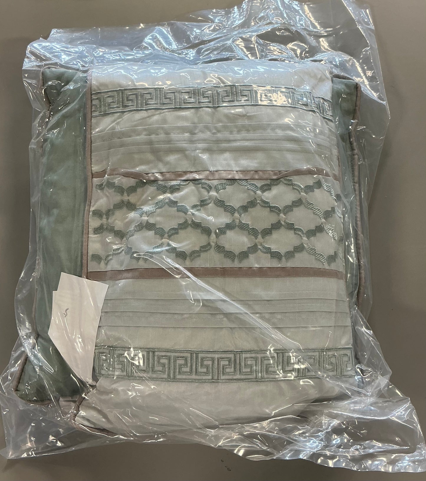 Madison Park Traditional Jacquard Aqua Queen Comforter Set, 7pc - All Season Bedding Set, Down Alternative - NO OUTER PACKAGING, DOES HAVE INNER PACKAGEES INTACT (see pictures) - OUT OF BOX