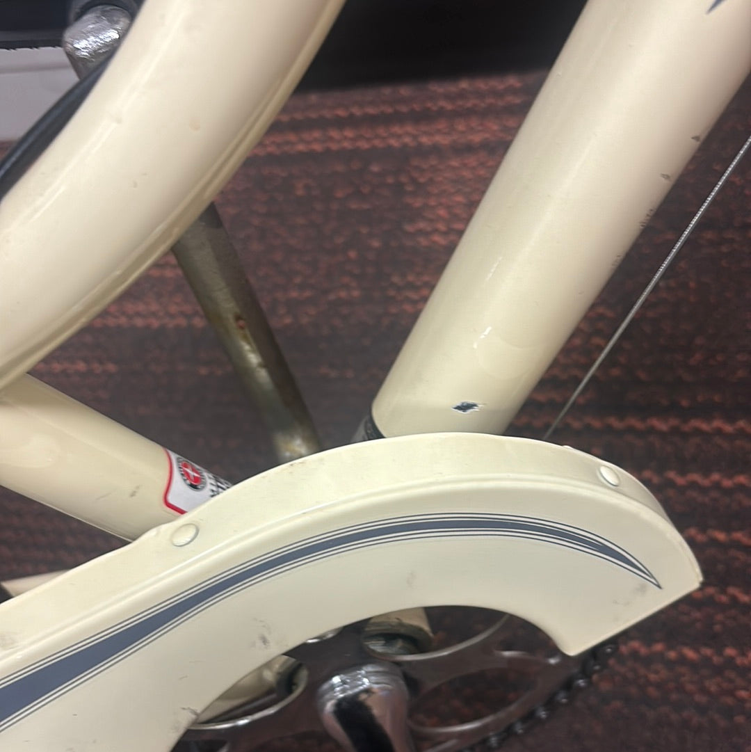 Schwinn Women's Gateway 700c/28"
Hybrid Bike - Cream