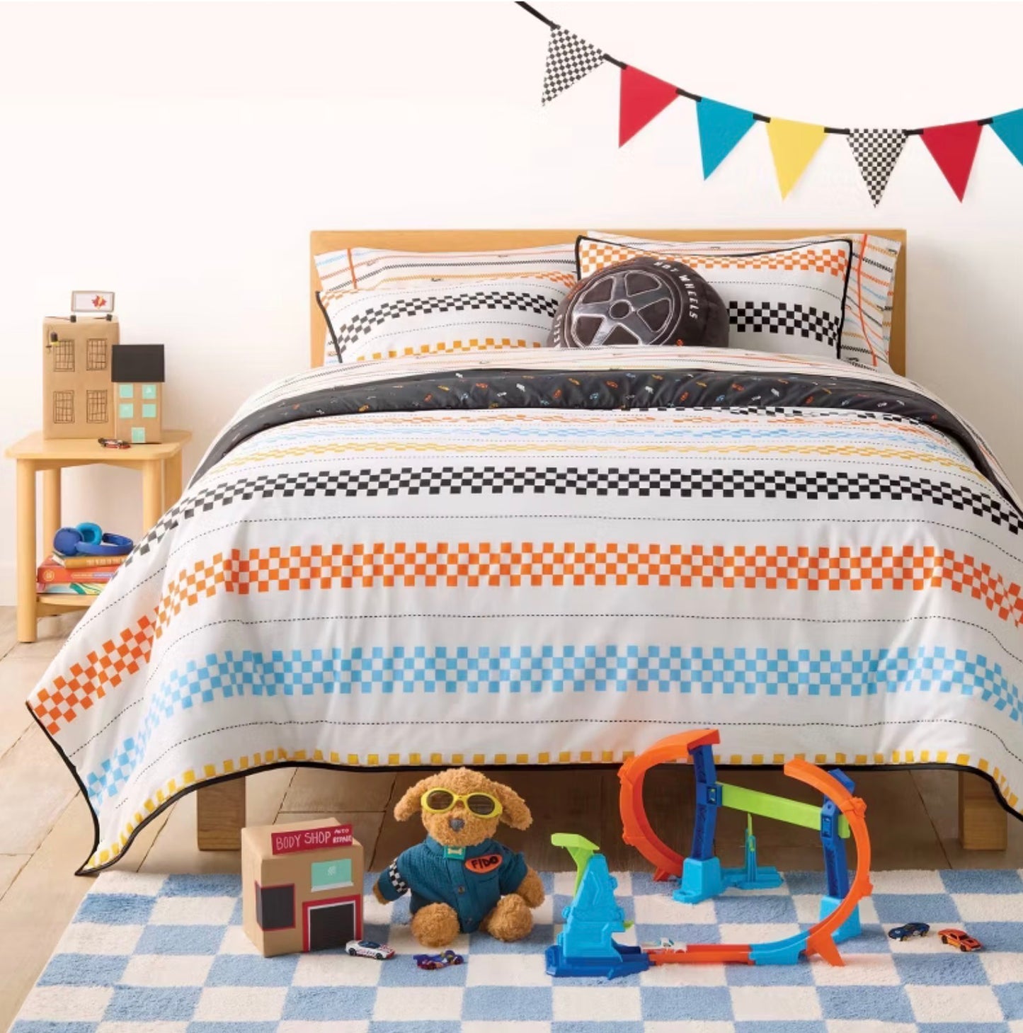 Full/Queen - Hot Wheels Retro Checkered Stripes Reversible Kids' Comforter Set - Hot Wheels by Pillowfort™