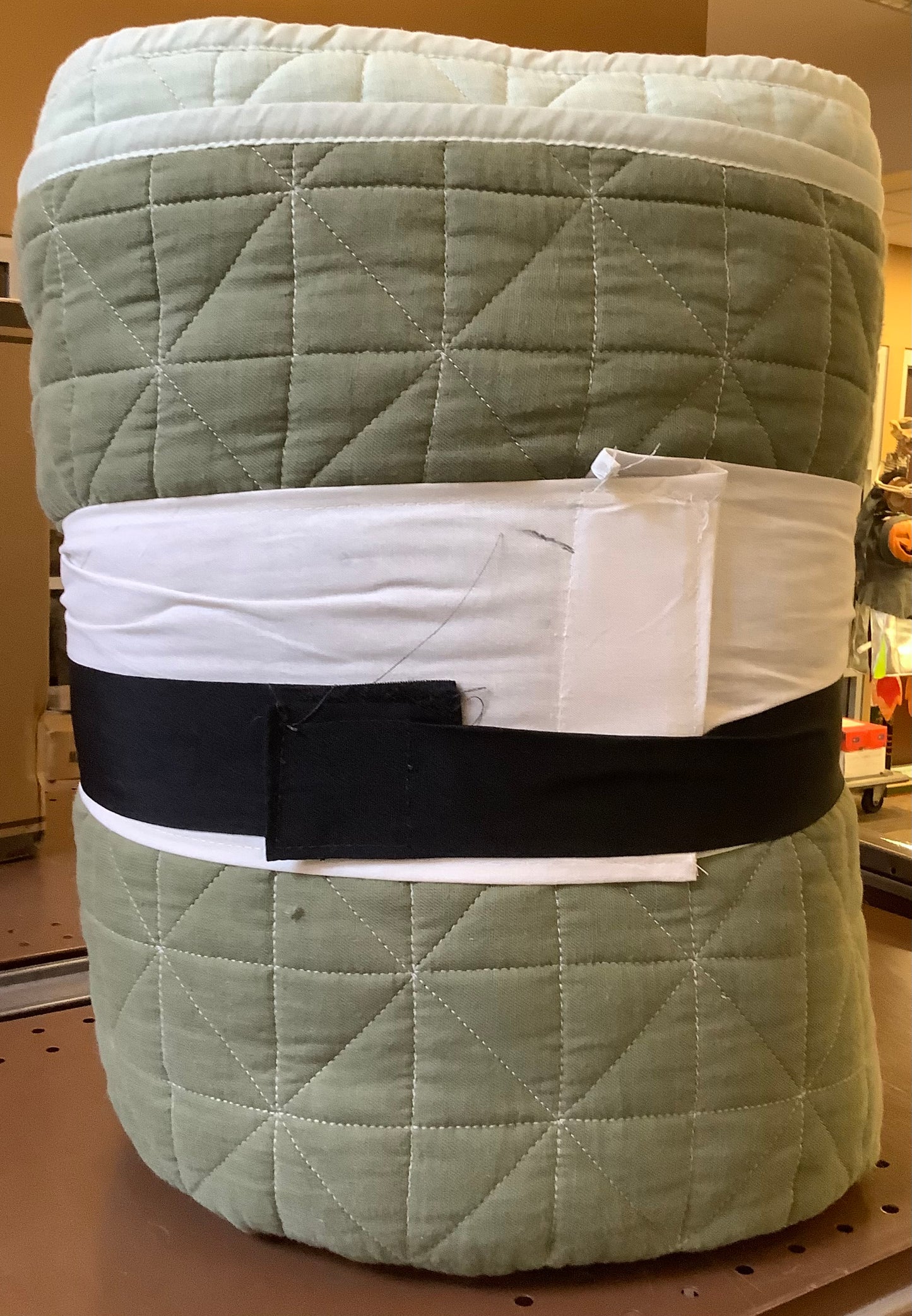 Reversible Full/Queen Grid Stitch Quilt Green