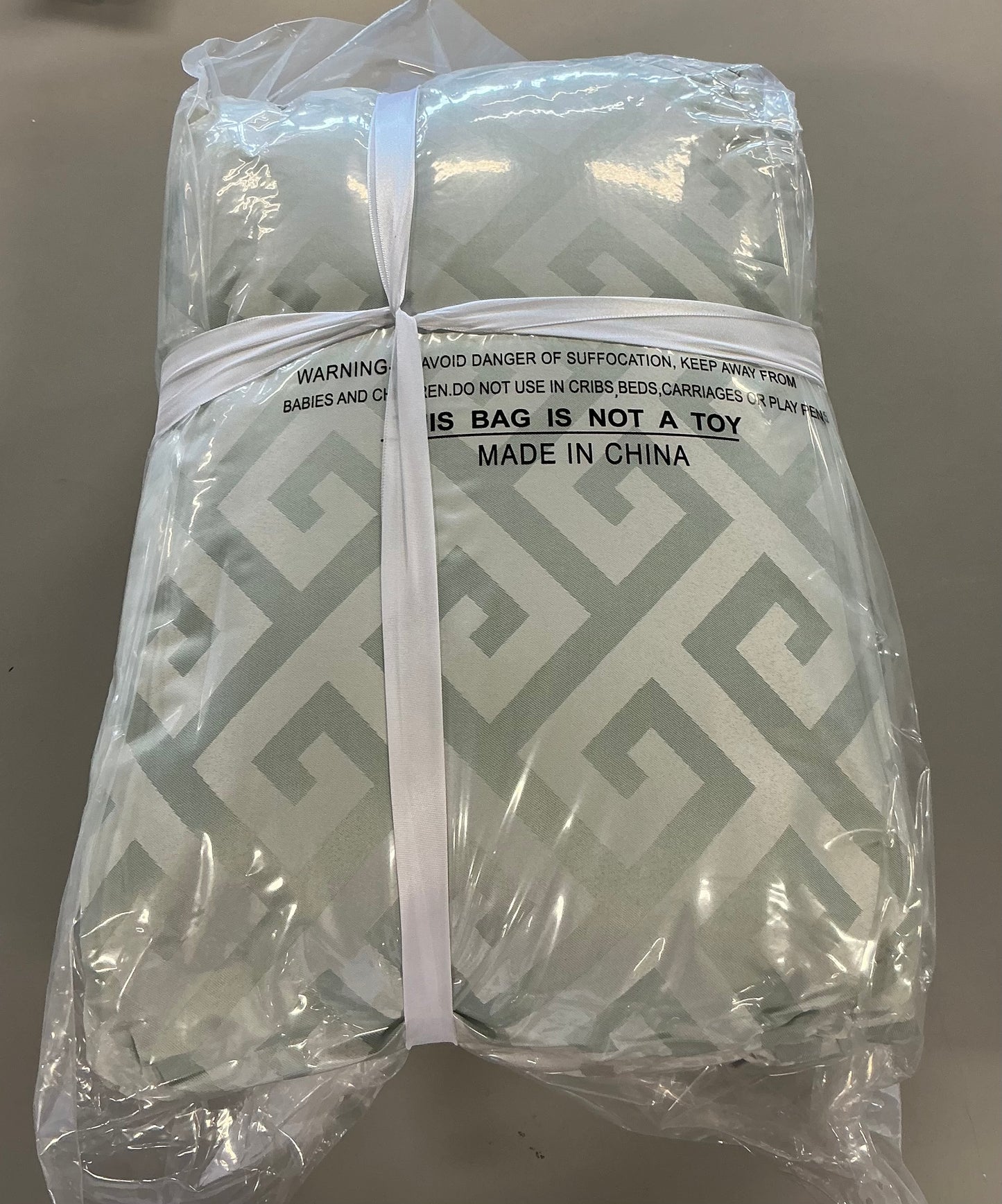 Madison Park Traditional Jacquard Aqua Queen Comforter Set, 7pc - All Season Bedding Set, Down Alternative - NO OUTER PACKAGING, DOES HAVE INNER PACKAGEES INTACT (see pictures) - OUT OF BOX