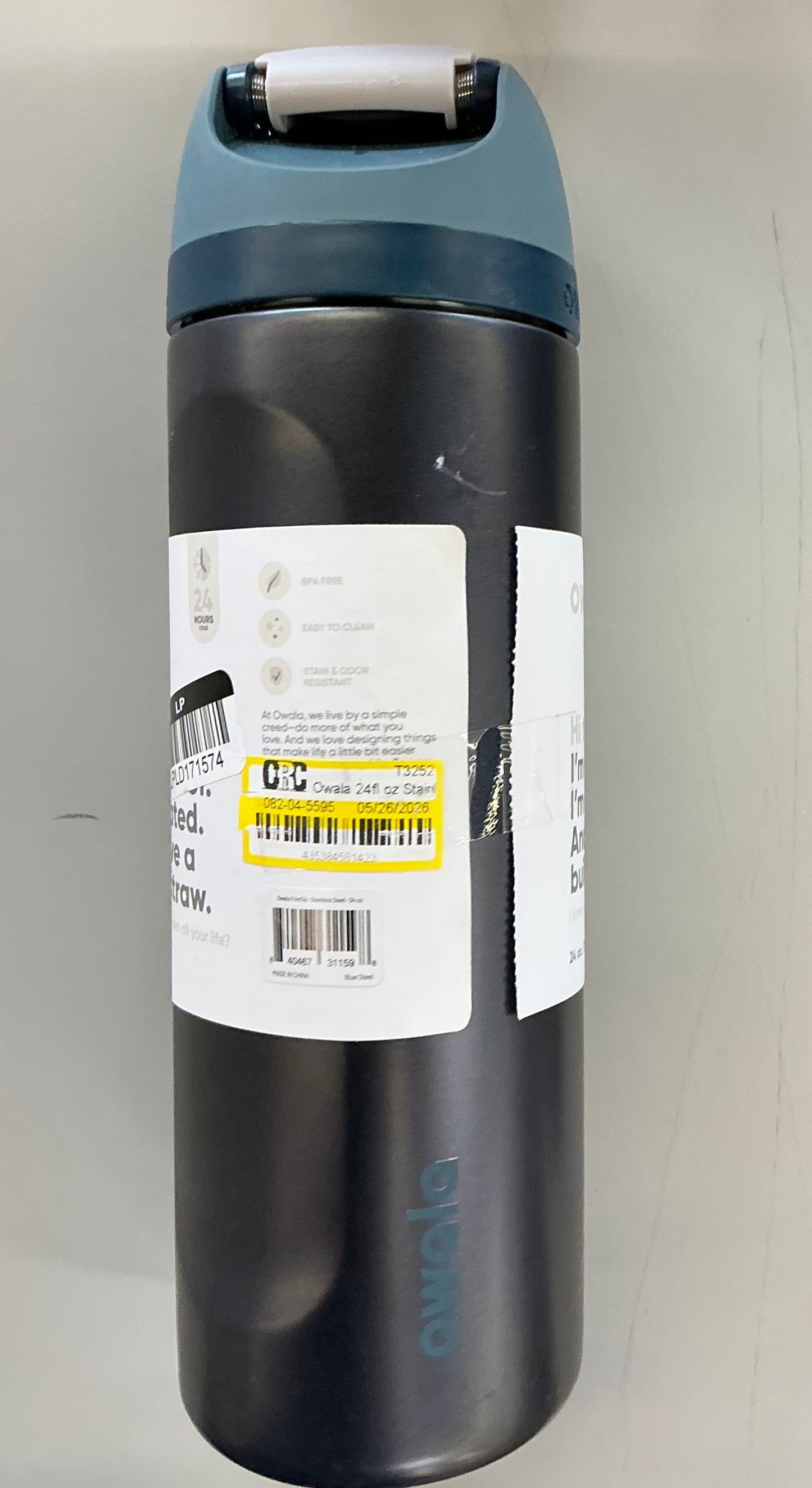 Owala 24 fl oz FreeSip Stainless Steel Water Bottle - MINOR COSMETIC DAMAGE (see pictures)