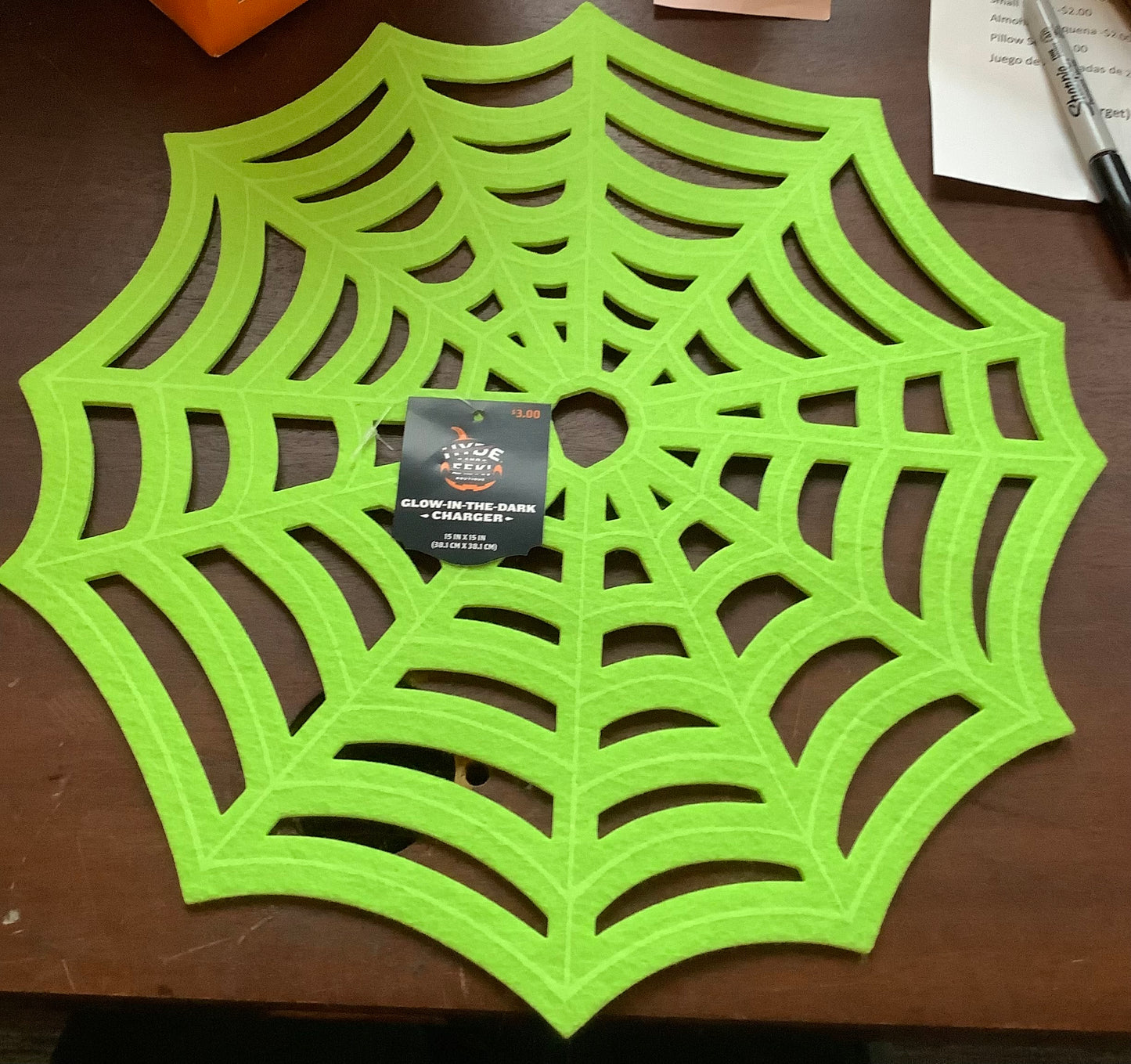 GLOW IN THE DARK CHARGER