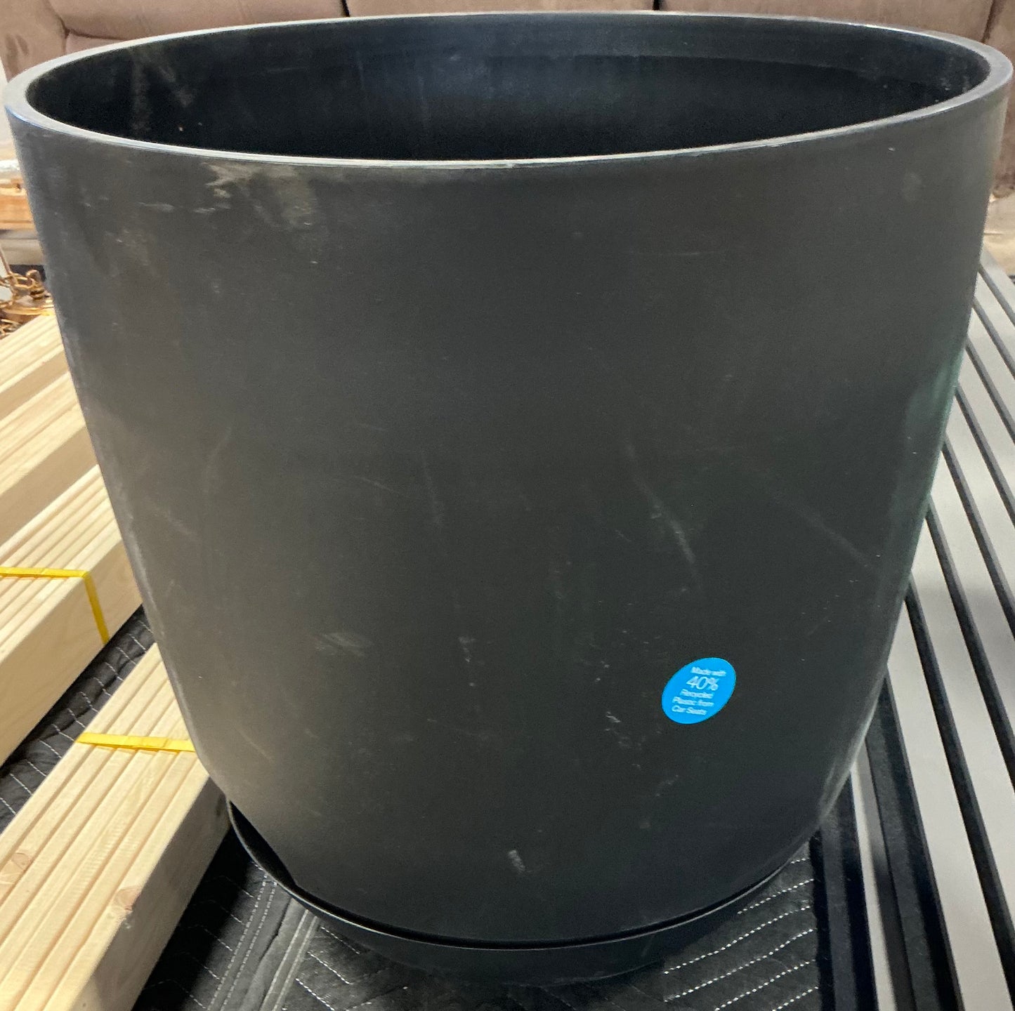 Recycled Car Seat Resin 20" RE Self Watering Planter - Black - Minor Cosmetic Damage 9See pictures) - FOR PICKUP ONLY