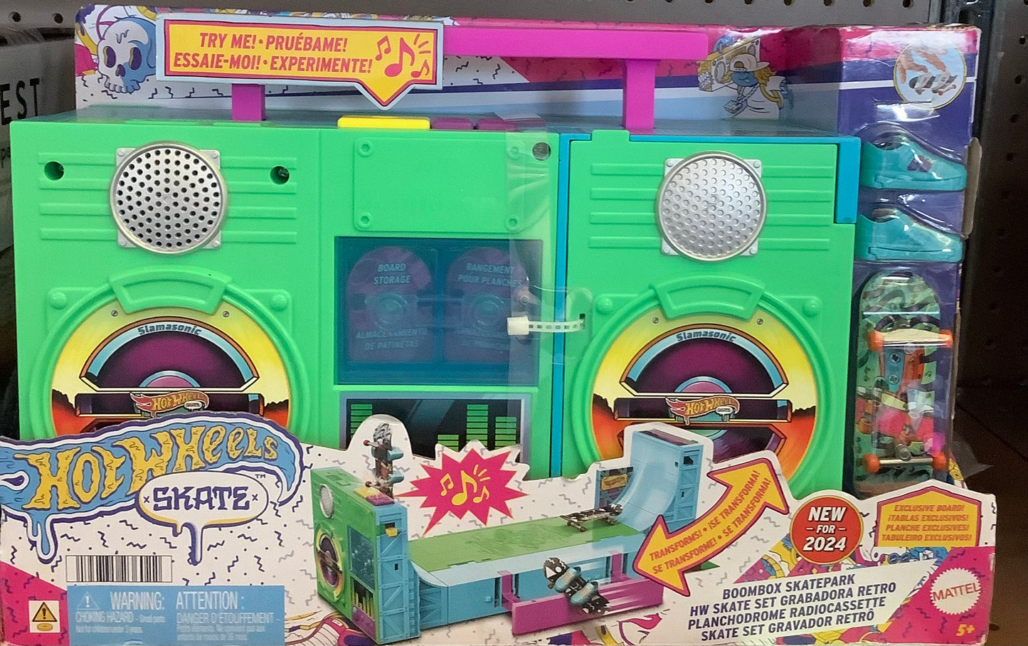 (Clearance)-FINAL SALE Hot Wheels Skate Boombox Skate Park Playset with 1
Exclusive Fingerboard & Skate Shoes