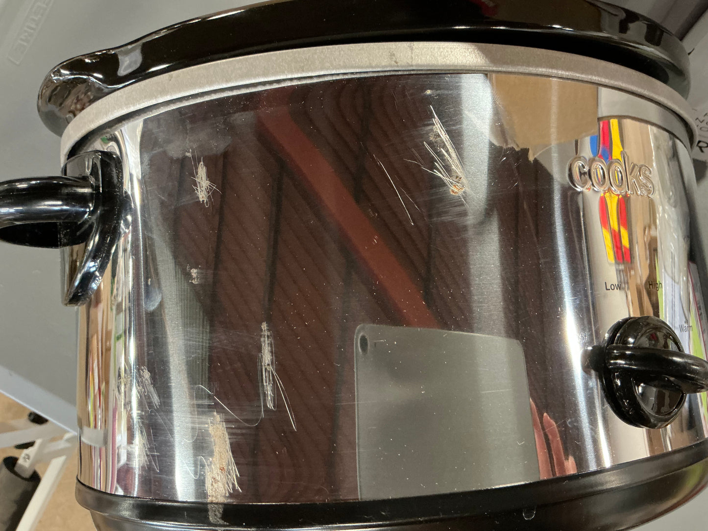 THRIFTY 70 - Cooks 6 quarts Slow Cooker - Open Box - USED (See Pictures)- FINAL SALE- NO RETURNS - AS IS