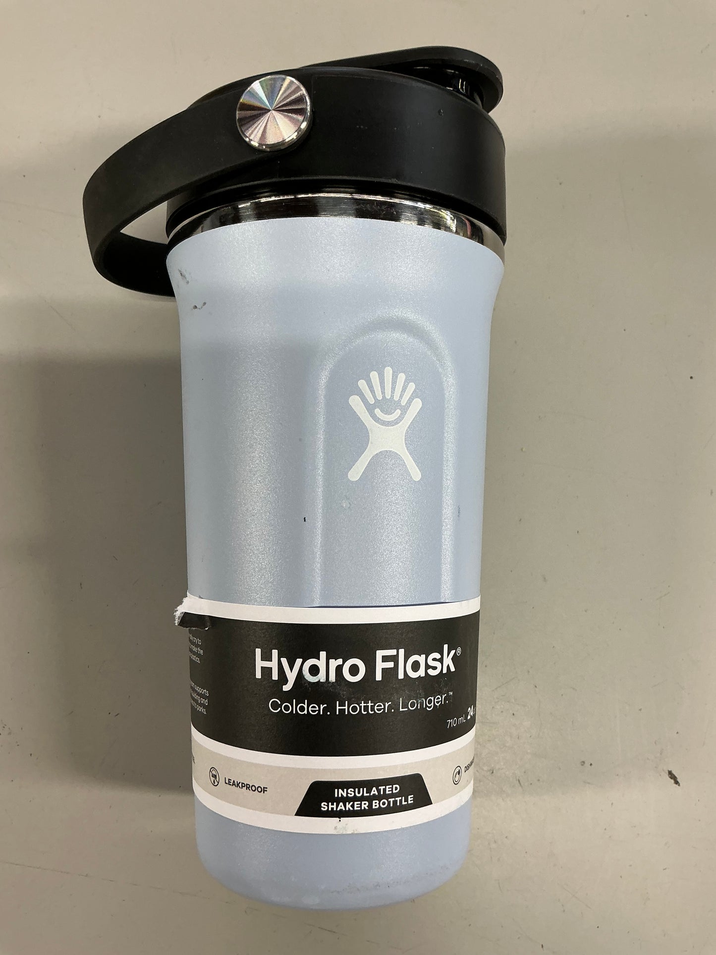 Hydro Flask - 24 Ounce Shaker Bottle in Surf - Minor Cosmetic Damage - May Be Missing Packaging (see pictures)