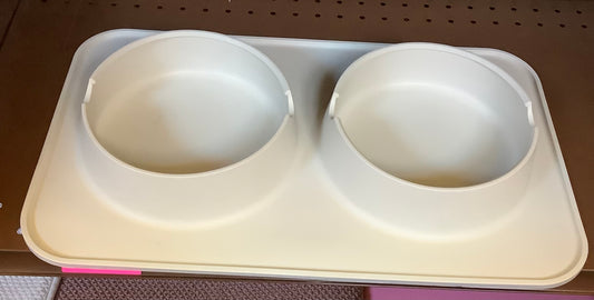 (Clearance)Non-Slip, Non-Spill Silicone Pad, Raised Edges to Avoid Mess & Spills (Light Gray)