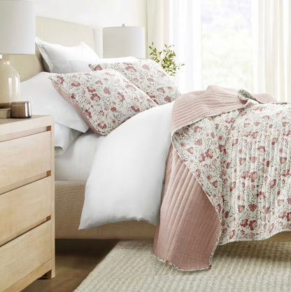 ienjoy home - French Jacobean Patterned Quilted Coverlet Set -3 piece Reversible - King/Cal king - No Retail Packaging (see pictures)