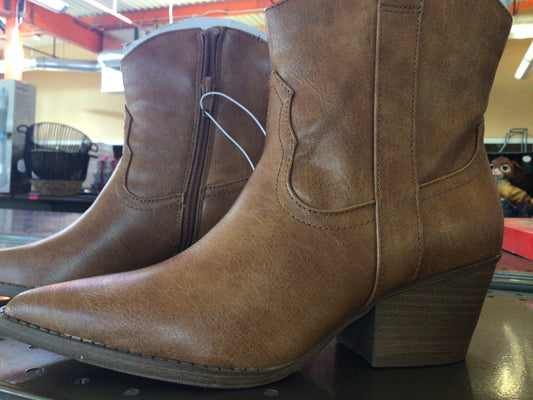 Women Boots - Brown