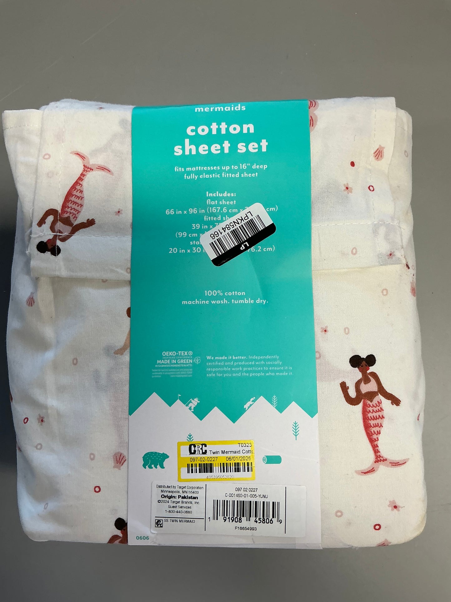 TWIN Sheet Sets (1 Pillowcase, 1 Flat Sheet, 1 Fitted Sheet) - External storage case shows minor dirt from handling (see pictures) - Some may be Missing packaging
