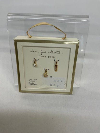 Fashion Jewelry in Gold - May Have Damaged Packaging