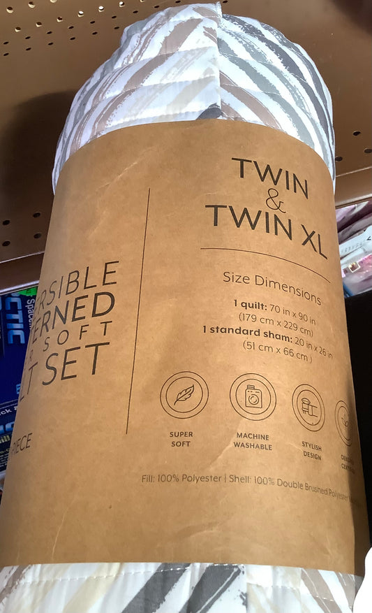 ienjoy Home
Super-Soft Reversible 2-Pc. Quilt Set, Twin/Twin XL