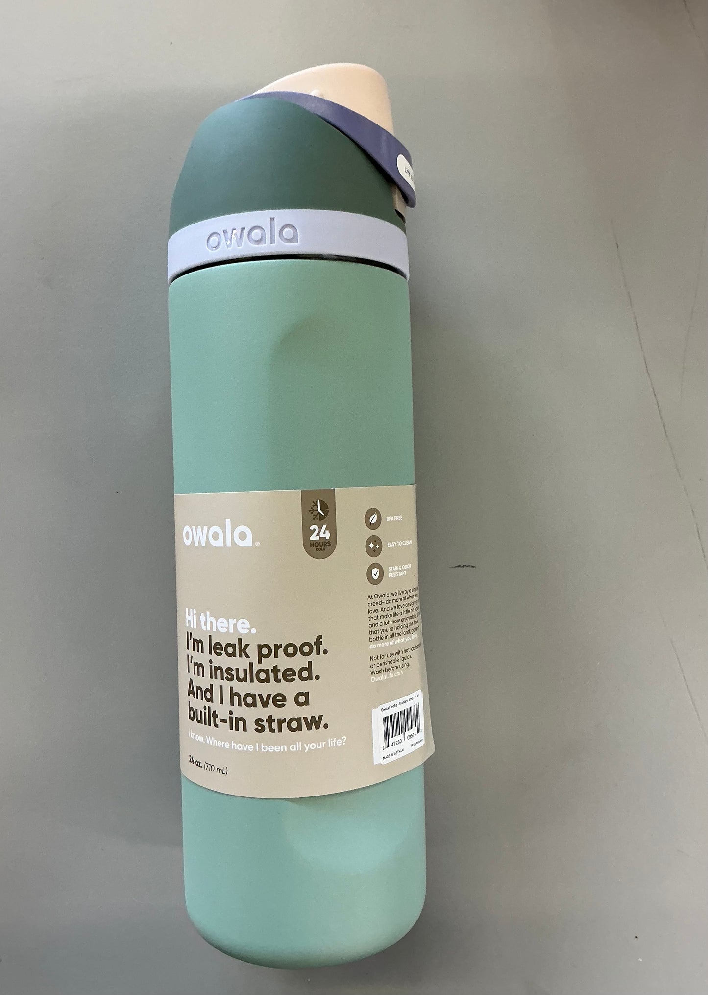 Owala 24 fl oz FreeSip Stainless Steel Water Bottle - MINOR COSMETIC DAMAGE (see pictures)