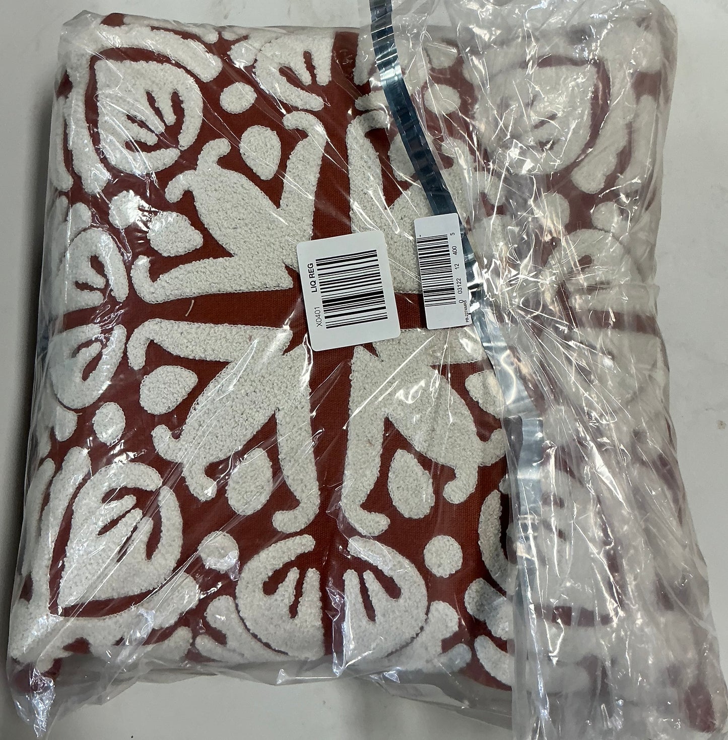 Throw Pillows - 18X18” - May Have Damaged or Missing Packaging - Some Dirt Possible Due to Shipping - Out of Package- AS IS - No Returns