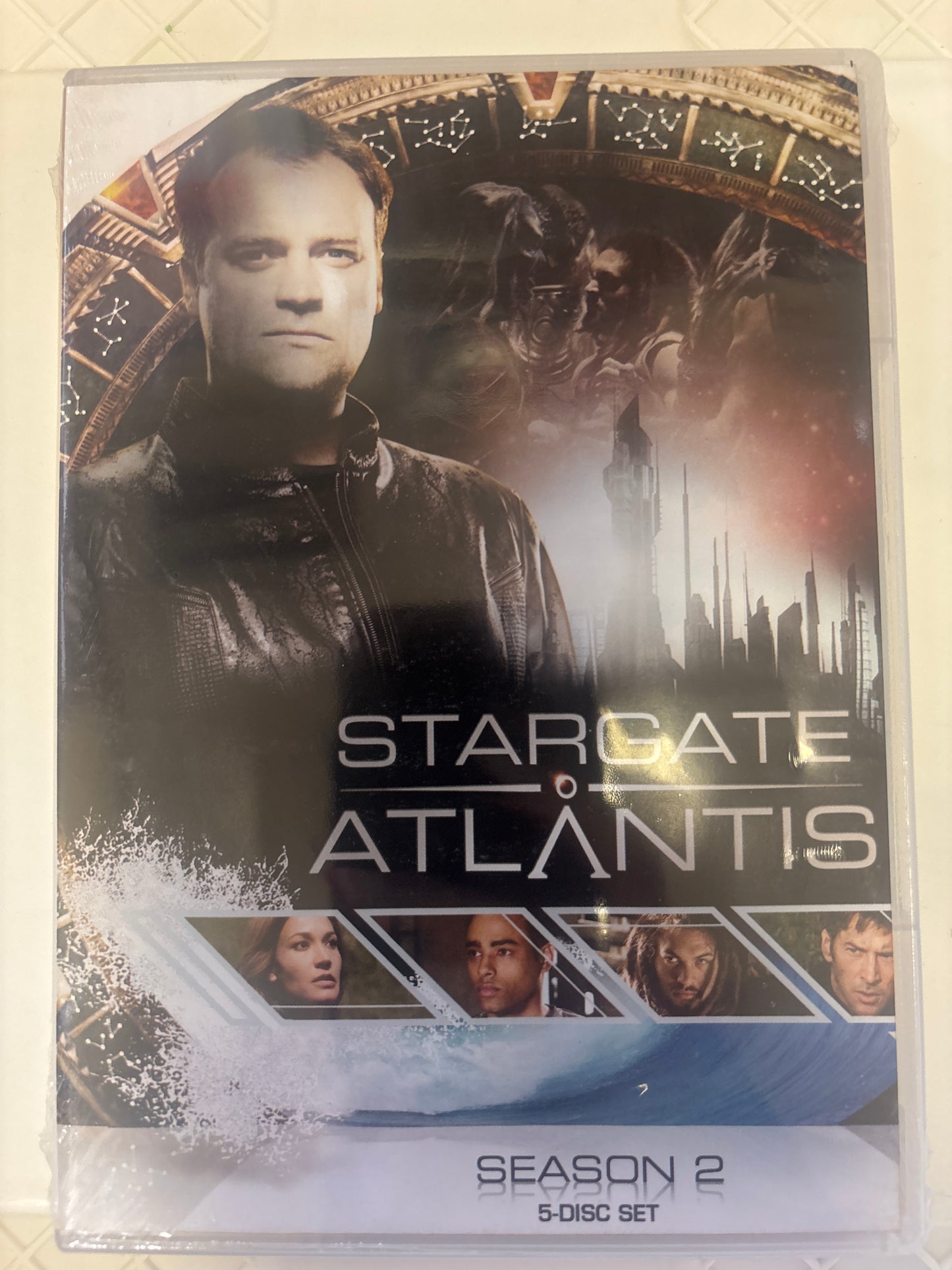 Stargate Atlantis: Season Two (DVD)(2005)