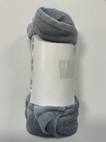 Roost - Super Soft Fleece Throw Blanket - Grey - 48”x 60”