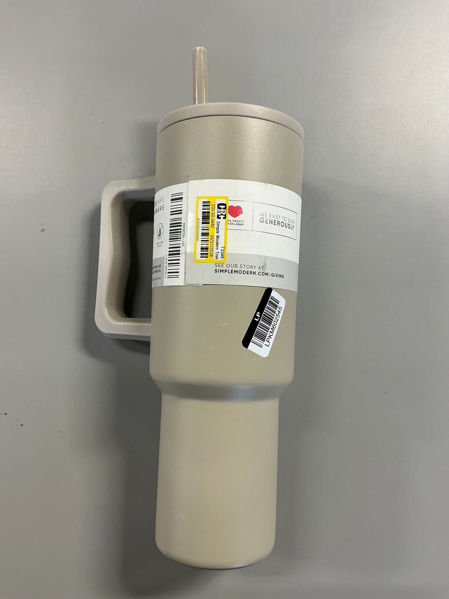 Simple Modern Trek 40oz Stainless Steel Lidded Tumbler - Almond Birch -Dishwasher-Safe Portable Drinkware for Cold Beverages - Minor Cosmetic Damage - May Be Missing Packaging (see pictures)