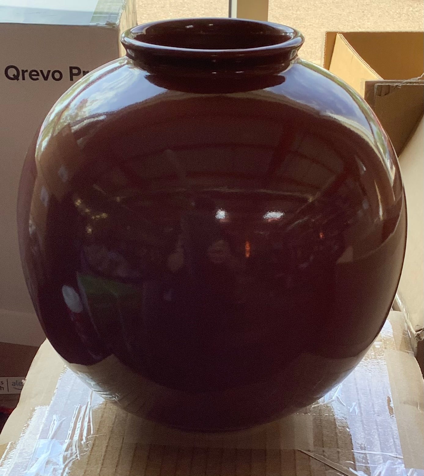 (Clearance) FINAL SALE Round Vase-Maroon