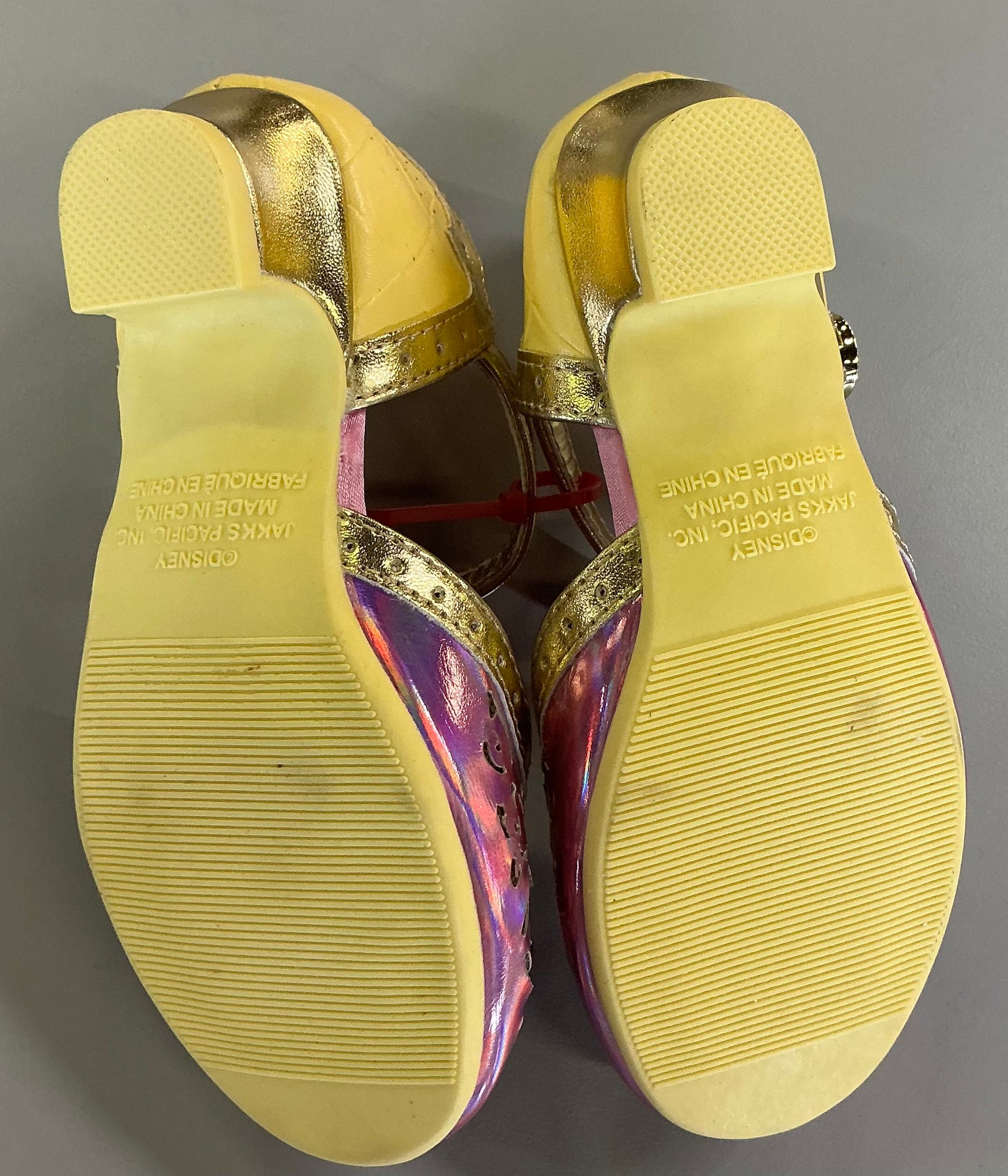 THRIFTY 70 - Disney Princess Belle shoes size US 7/8 - USED - FINAL SALE - NO RETURNS - AS IS