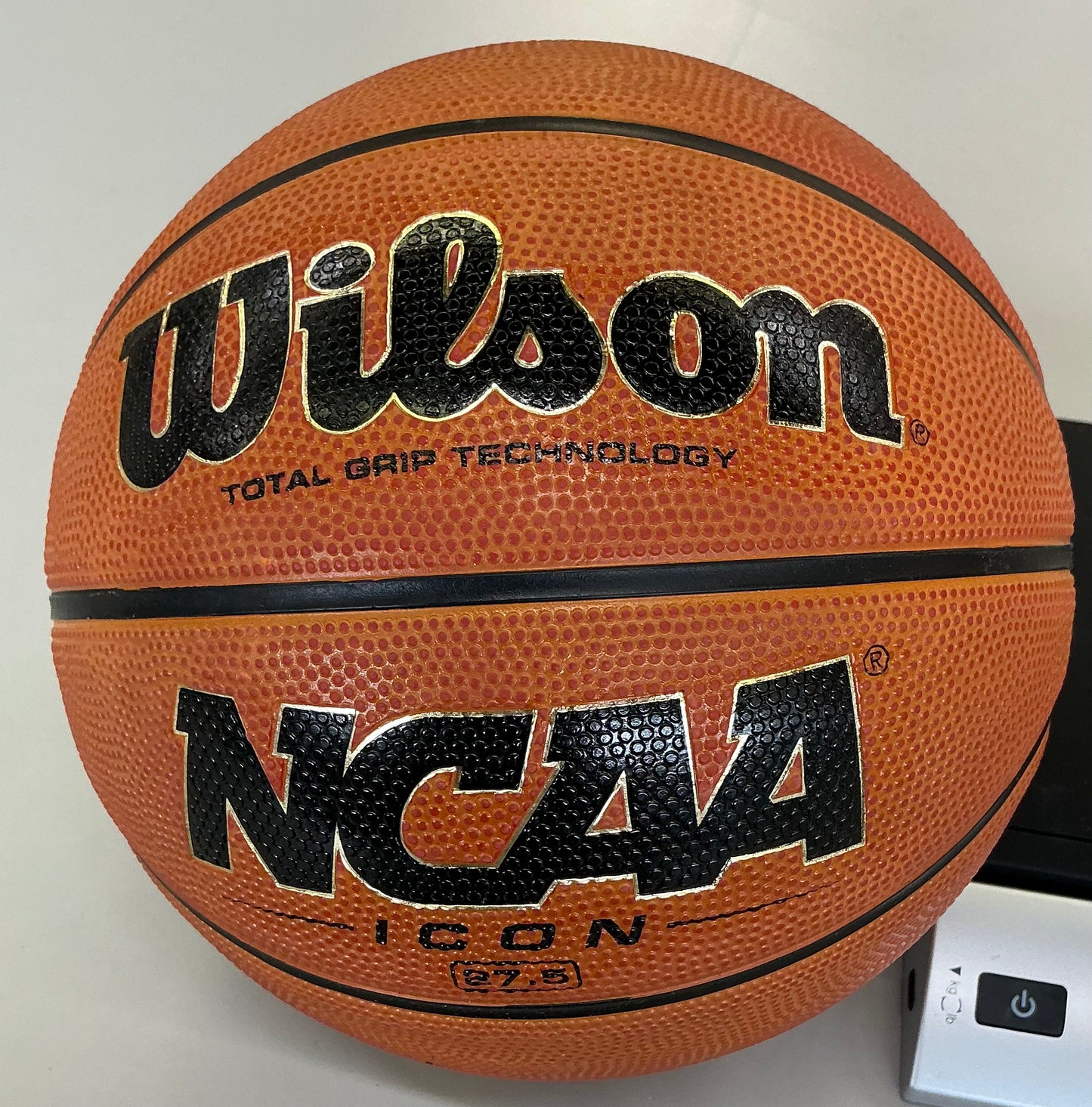 Wilson NCAA icon basketball size 5 - youth sports ball, rubber shell, butyl bladder - out of package