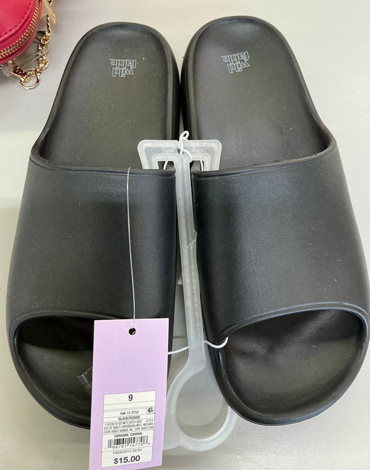Black Wild Fable Robbie slide sandals