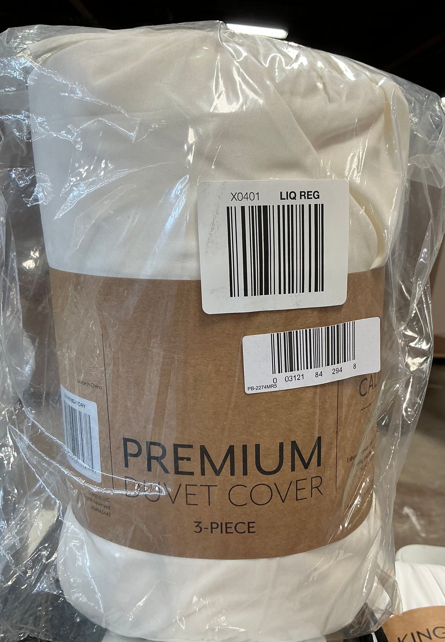 Premium 3-piece duvet cover set in a solid white color king/cal king