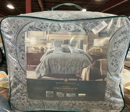 Broadhaven Brimsley 7-pc. Medallion Embellished Embroidered Comforter Set QUEEN