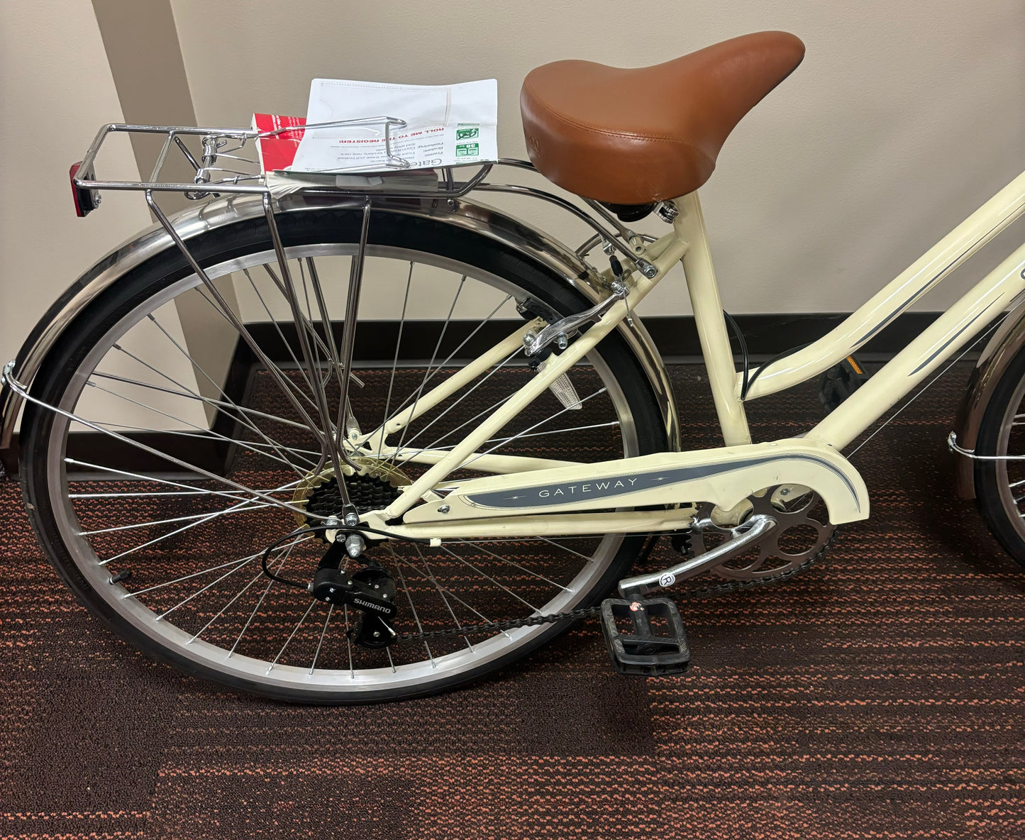 Schwinn Women's Gateway 700c/28"
Hybrid Bike - Cream