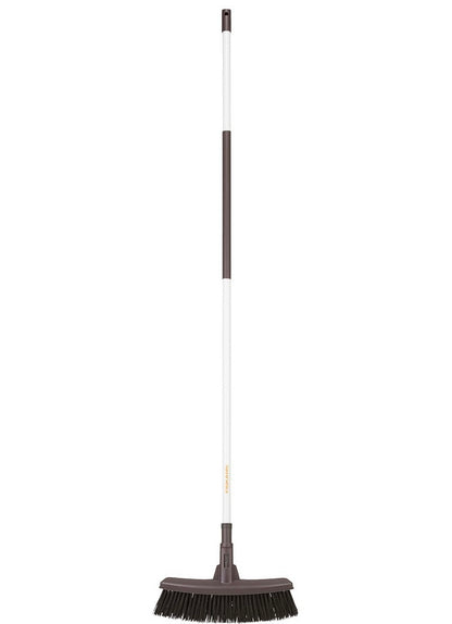 Fiskars lightweight outdoor broom metal - PICK UP ONLY