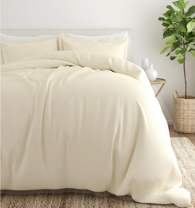 Premium 3-piece duvet cover set in a solid white color king/cal king