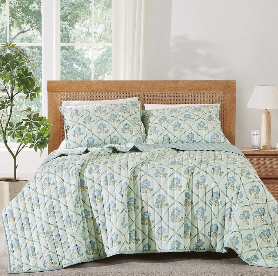 Brooklyn Loom Olivia Easy Care Comforter Set king