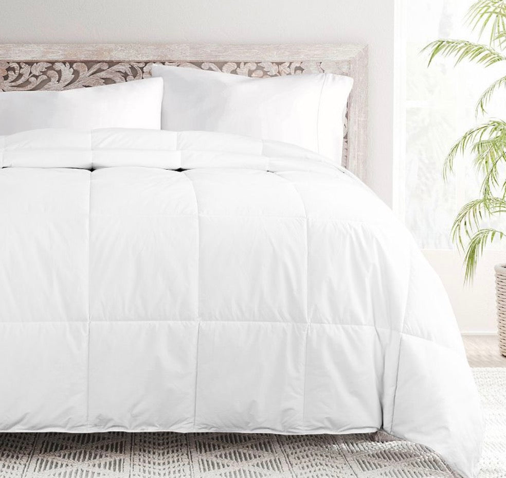 King/Cal King Premium Cooling Down Alternative Duvet Insert made from a cotton-polyester blend.
