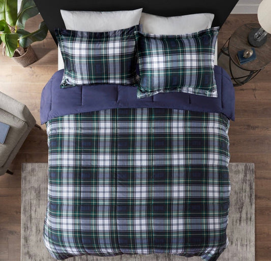 Madison Park Essentials Hartford 3M Scotchgard Down-Alternative Comforter Set Included: 2 King Sham(s), 1 Comforter(s)
