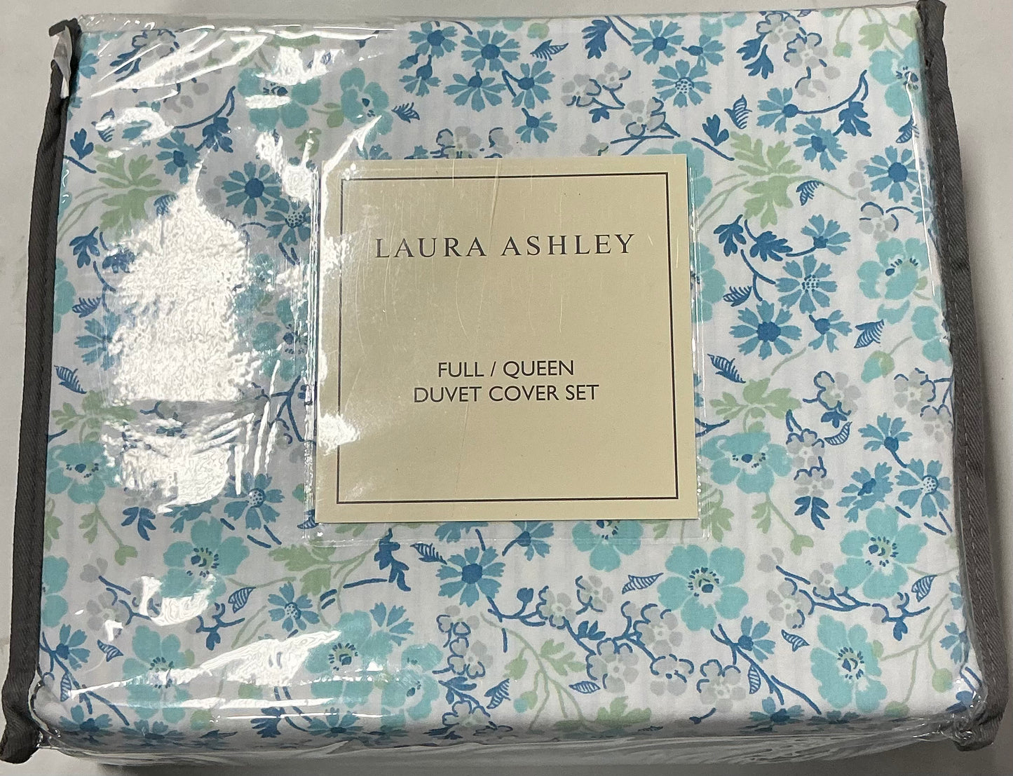 Laura Ashley Jayne Reversible Duvet Cover Set 3 Pieces Full/Queen-Color(Wintergreen)