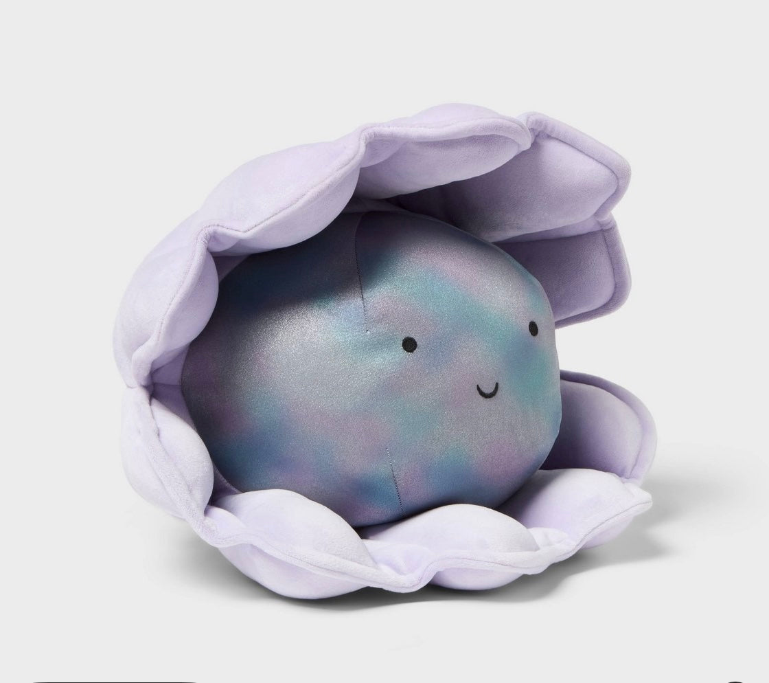THRIFTY 70 - Clam with pearl weighted plush - USED - FINAL SALE - NO RETURNS