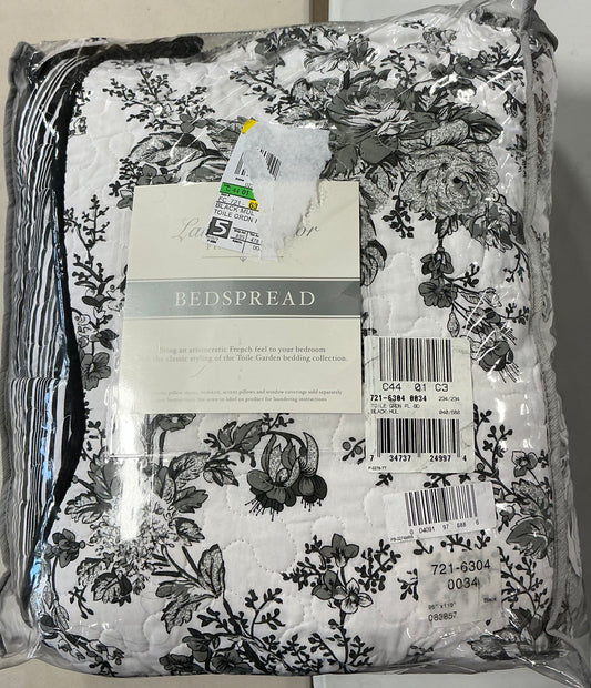 Toile Garden Cotton Quilt Bedspread only Full
