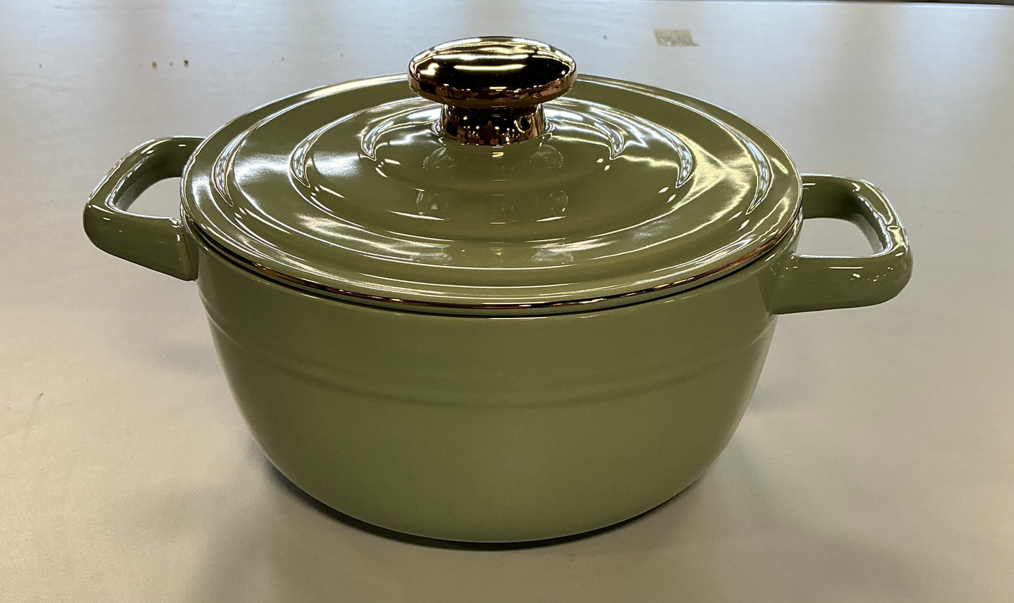 Denmark Stoneware 2-qt. Casserole Dish- Measurements: 8.6 Width/Inches, 10.5 Height/Inches
Capacity: 2 Qt
Maximum Temp (f): 400 Degrees F