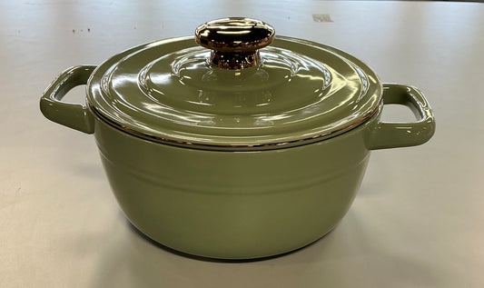 Denmark Stoneware 2-qt. Casserole Dish- Measurements: 8.6 Width/Inches, 10.5 Height/Inches
Capacity: 2 Qt
Maximum Temp (f): 400 Degrees F