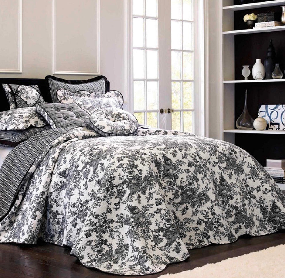 Toile Garden Cotton Quilt Bedspread only Full