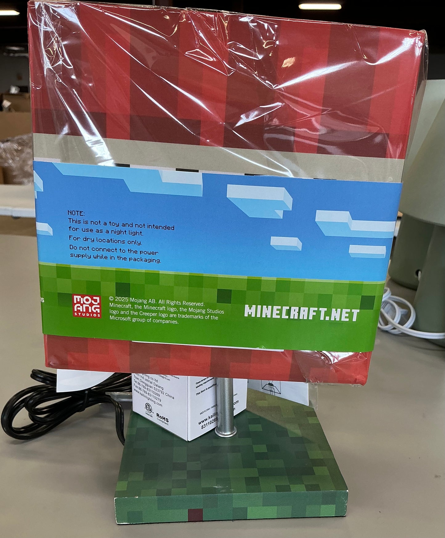 Minecraft TNT table lamp (includes LED light bulb) - SOME COSMETIC FLAWS