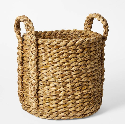 Medium chunky weave basket - 16.93” (H) x 14.57” (W) x 16.14” (D) - AS IS - SOME MINOR COSMETIC FLAWS - PICK UP ONLY