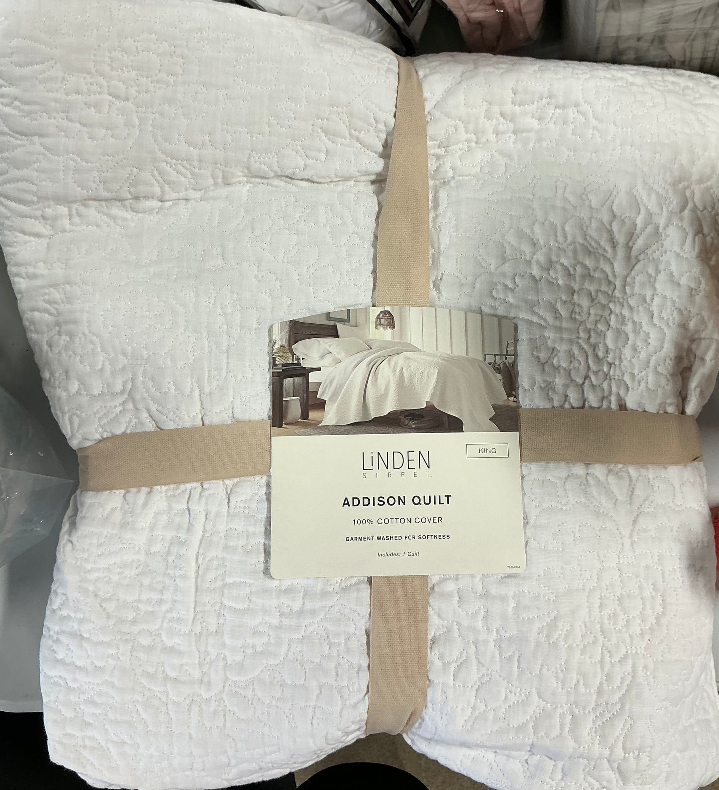Linden Street brand Addison Quilt in King size made from 100% cotton