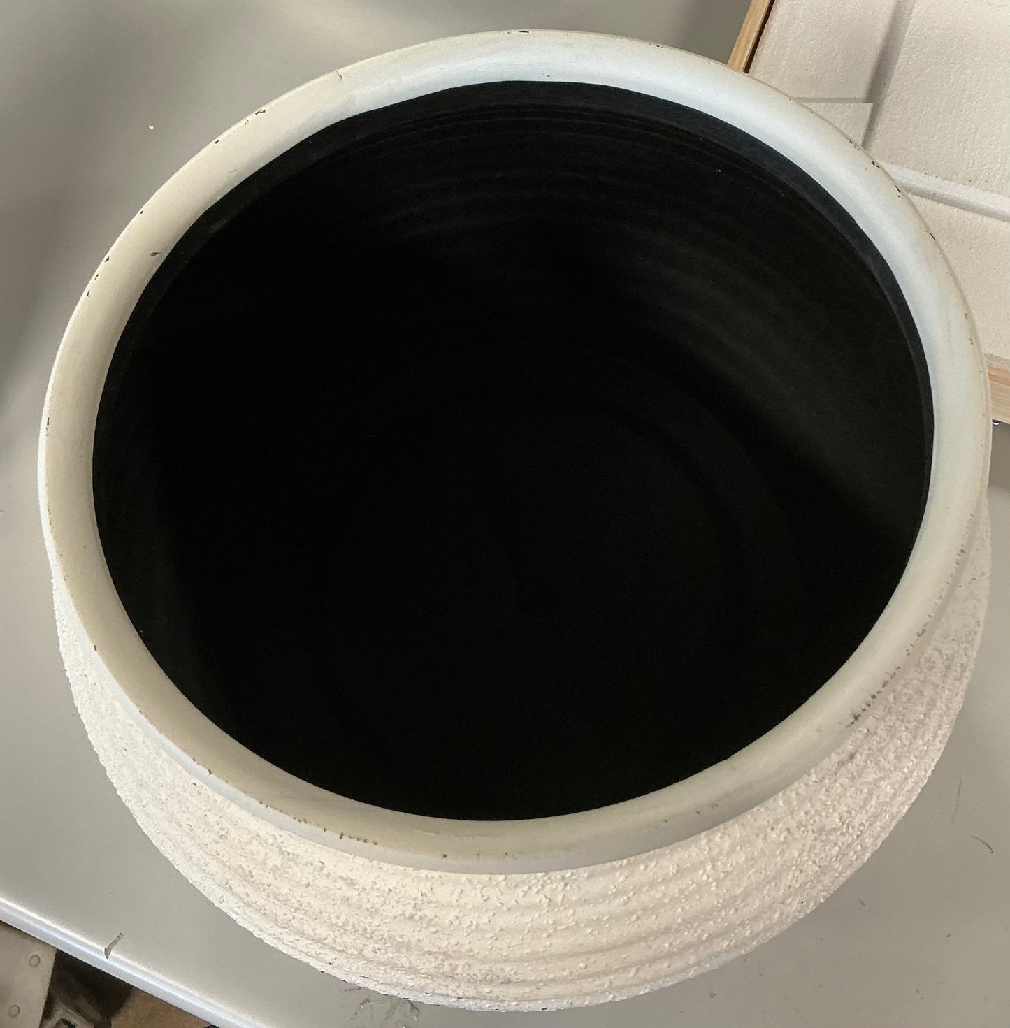 Sun bleached composite indoor/outdoor planter pot 14x14x10” - Cream - MINOR COSMETIC FLAWS - PICK UP ONLY