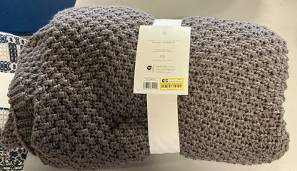 Oversized throw blanket - 50x70”