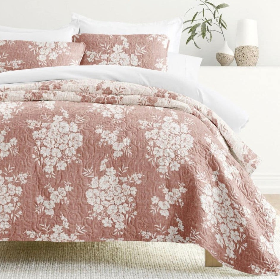 Bouquet reversible 3-piece quilt set in terracotta king