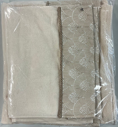 Avanti Deco Shell Ivory Embellished Bordered 3 Pieces Bath Towel Set-Included(1 Bath Towel and 2 Hand Towels)-Ivory