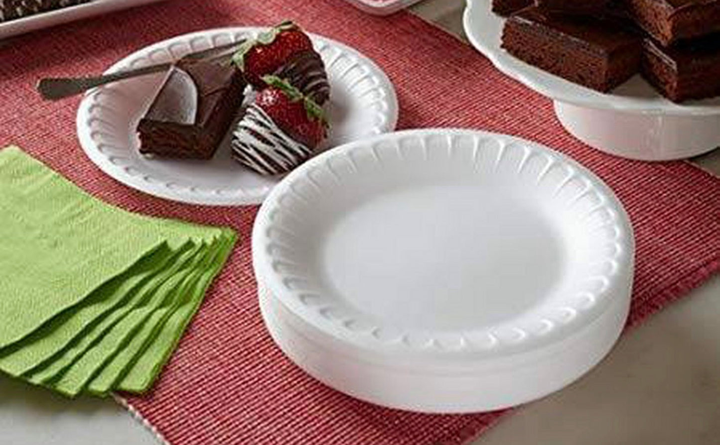 Hefty Everyday 8.875-inch foam plates in a 45-count pack