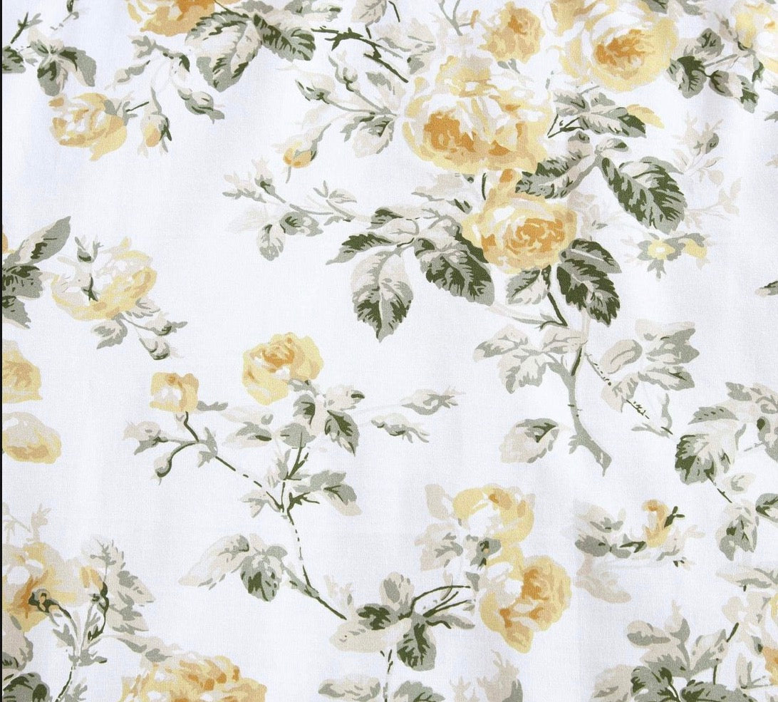 Laura Ashley Roses Gold Floral Patterned Duvet Cover Set in a Full/Queen size